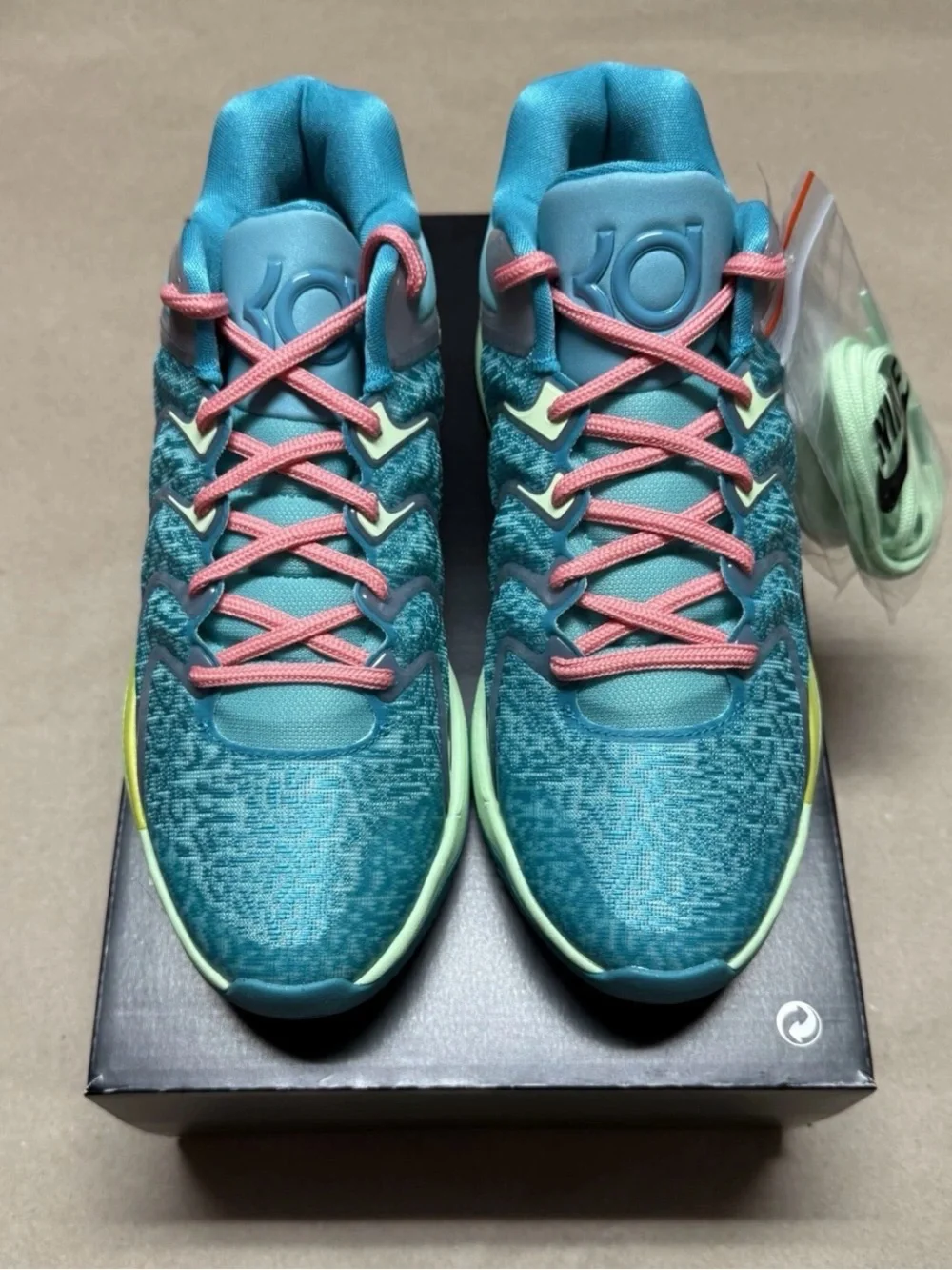 Nike Jonquel Jones x KD 17 Bahamas Women’s size 11 Basketball Shoes NEW!